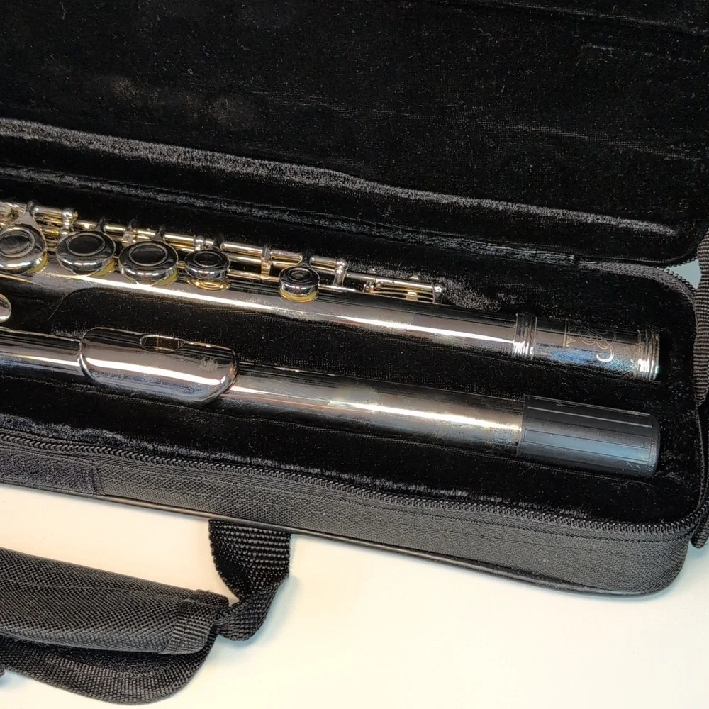 Flute with Case - Picture 3 of 9